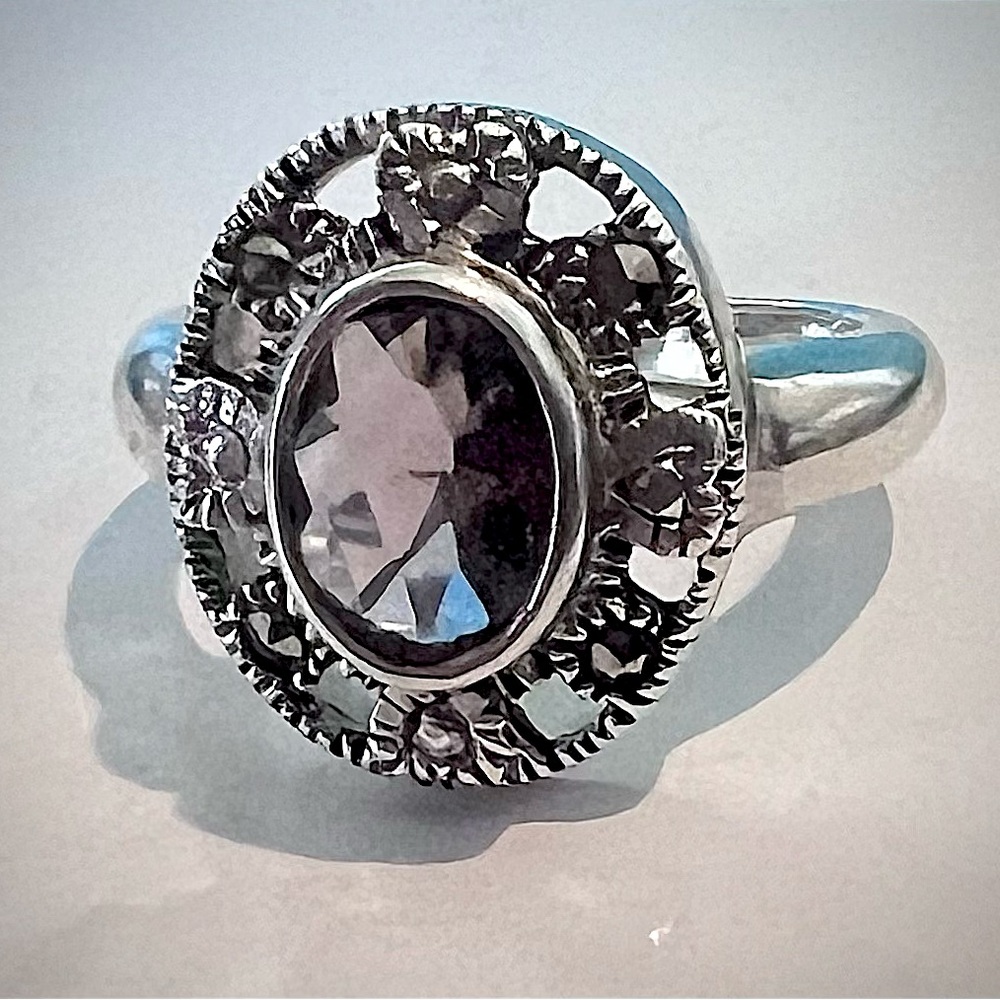 VINTAGE Amethyst Ring Size 5 3/4 Silver with Purple Oval Gemstone